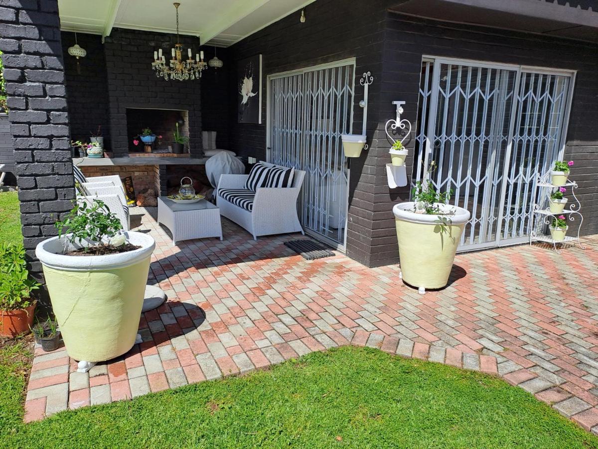 Milky Way Hotel Hermanus Exterior photo